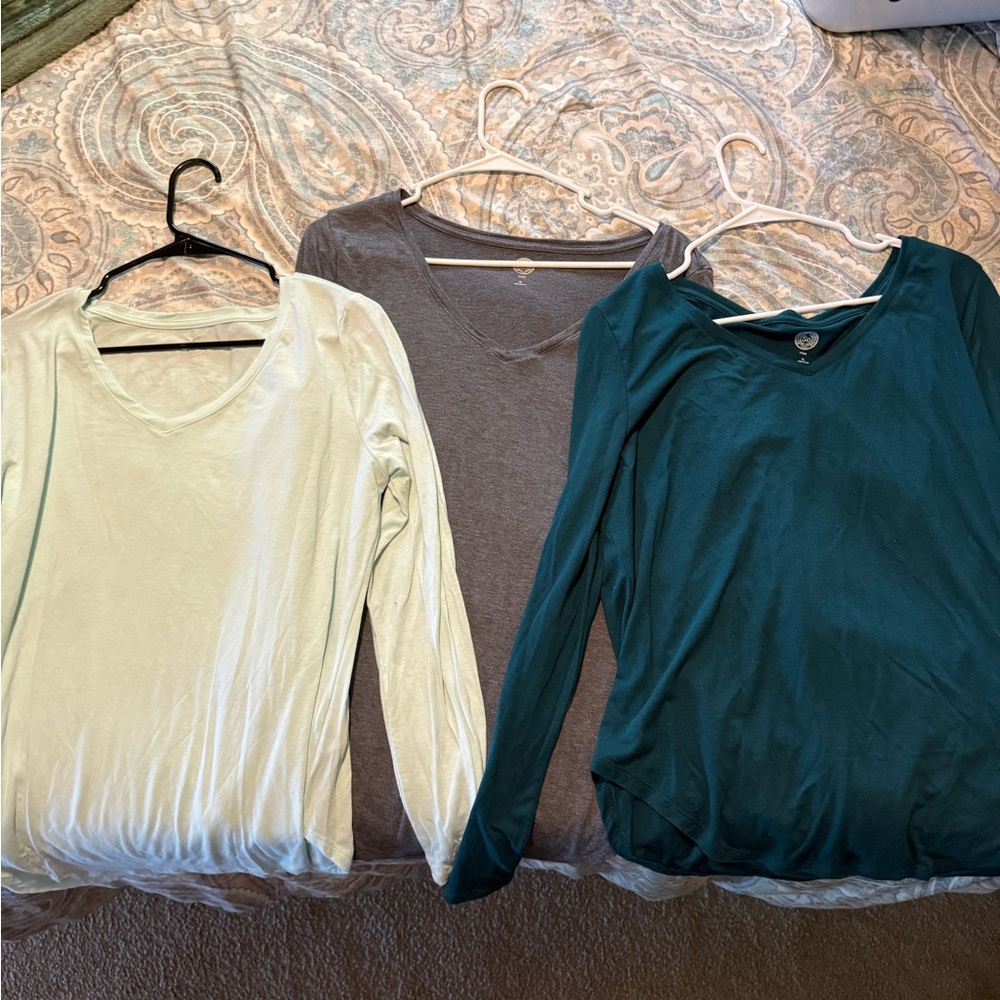 SO Women's V-Neck Long Sleeve Tops - Aqua, Gray, Teal